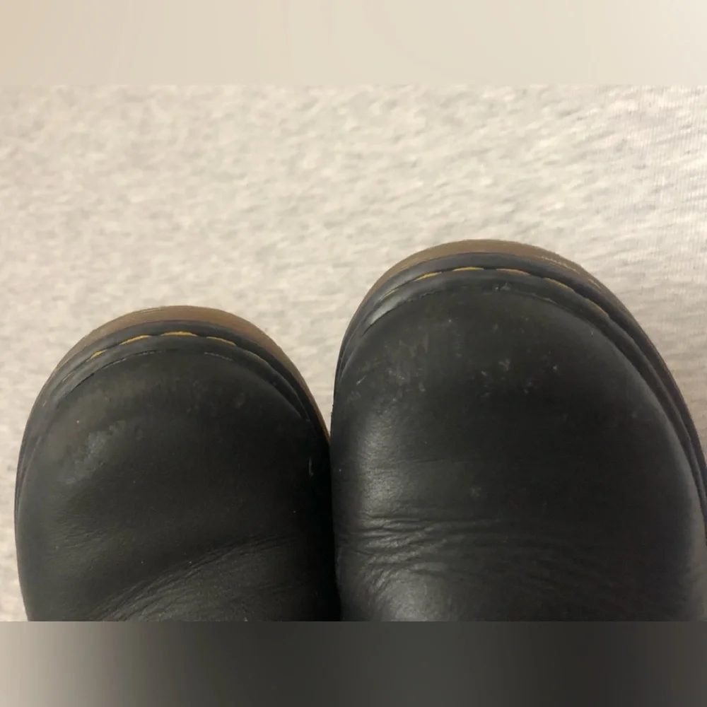Dr. Martens Kids 2976T Chelsea Softy T Leather Boots Size: US 9 EUR 26
